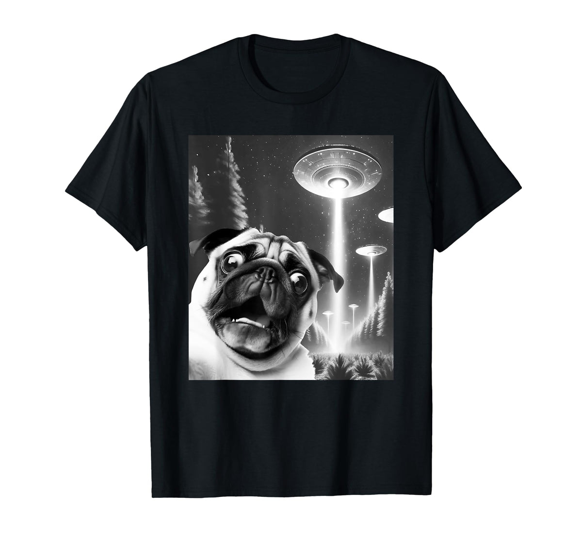 Funny Pug Alien UFO Taking a Selfie Dog Mom Dad Men Women Kids T-Shirt