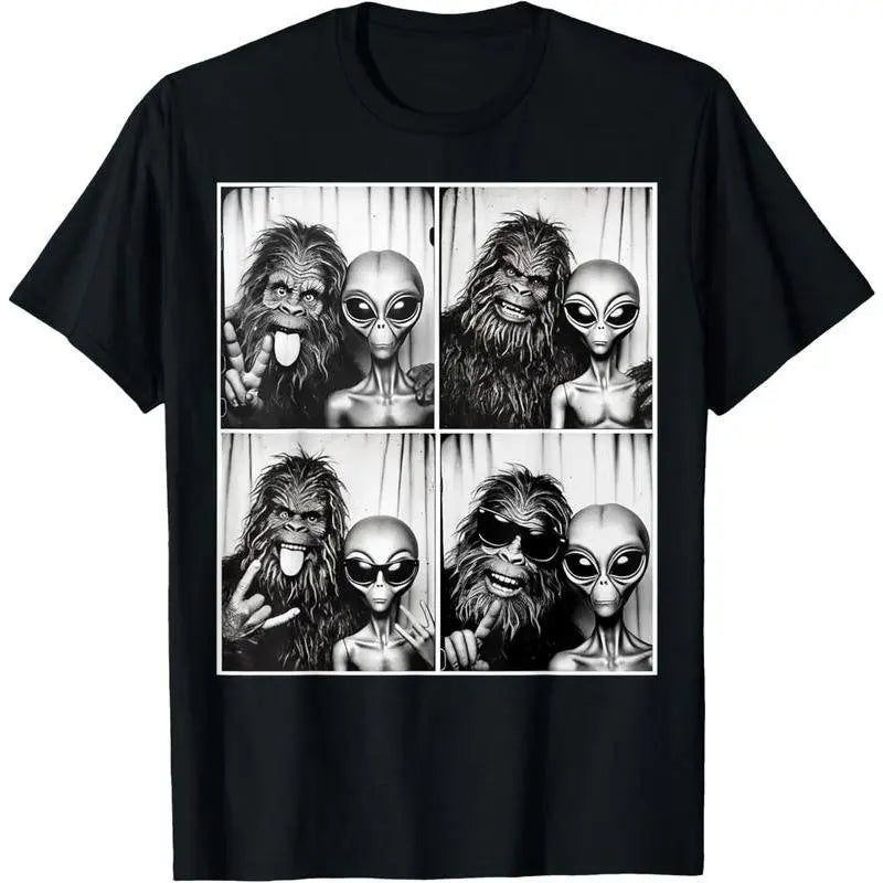 100%25 Cotton Funny Photobooth Photo Sasquatch UFO Bigfoot And Alien T-Shirt.